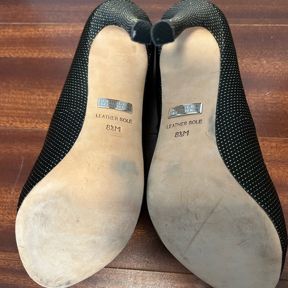 Badgley Mischka Vintage Style Jewelled Pumps - Picture 7 of 11